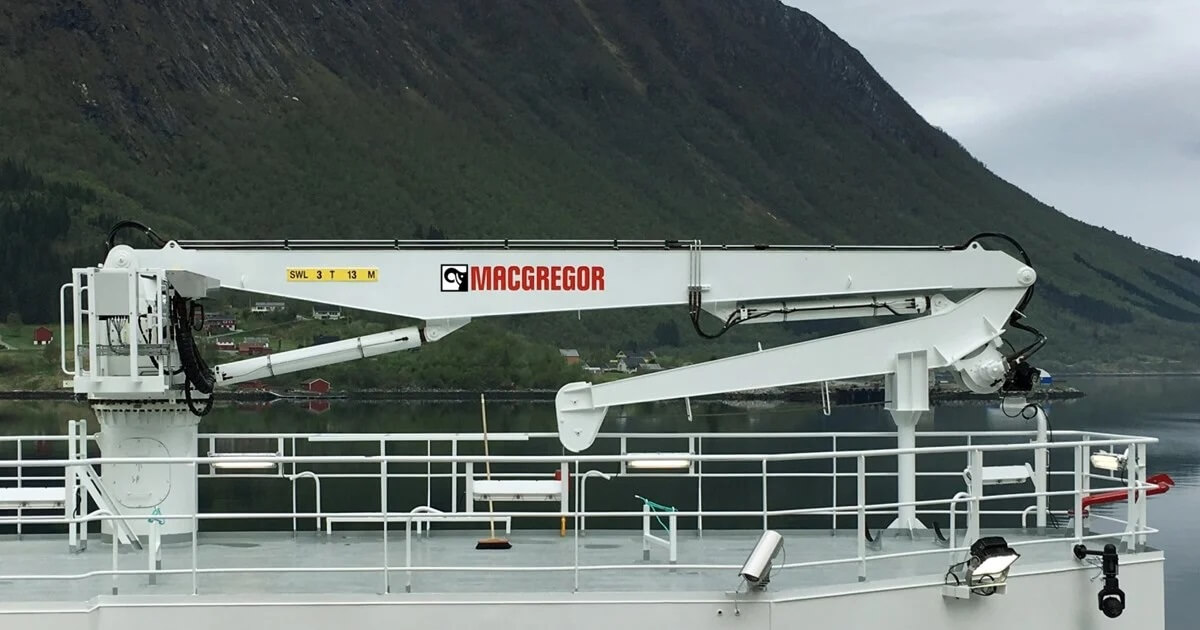 Ремонт корпуса и палубного оборудования